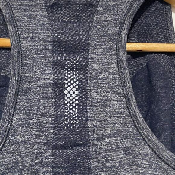 Athleta Size Small Finish Fast Gray Racerback Ruched Sides Tank - Picture 8 of 8